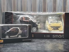 Maisto Smart ForTwo 1+1 1:18 & 1:43 Scale Diecast Model Car