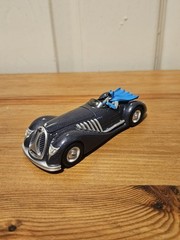 Corgi BATMAN: 1940’s DC Comics BATMOBILE ~ Model No. 77317 ~ Scale 1:43