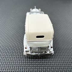 Signature Models 1933 Cadillac Town Car Diecast 1:32