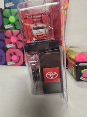 M2 Machines 1:64 Scale Model Kit 1985 Toyota Truck – RAW Super Chase /250
