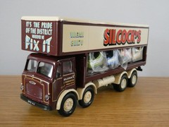 CORGI CLASSICS SILCOCK’S LEYLAND OCTOPUS 8 WHEEL DODGEM TRUCK MODEL 24801 1:50