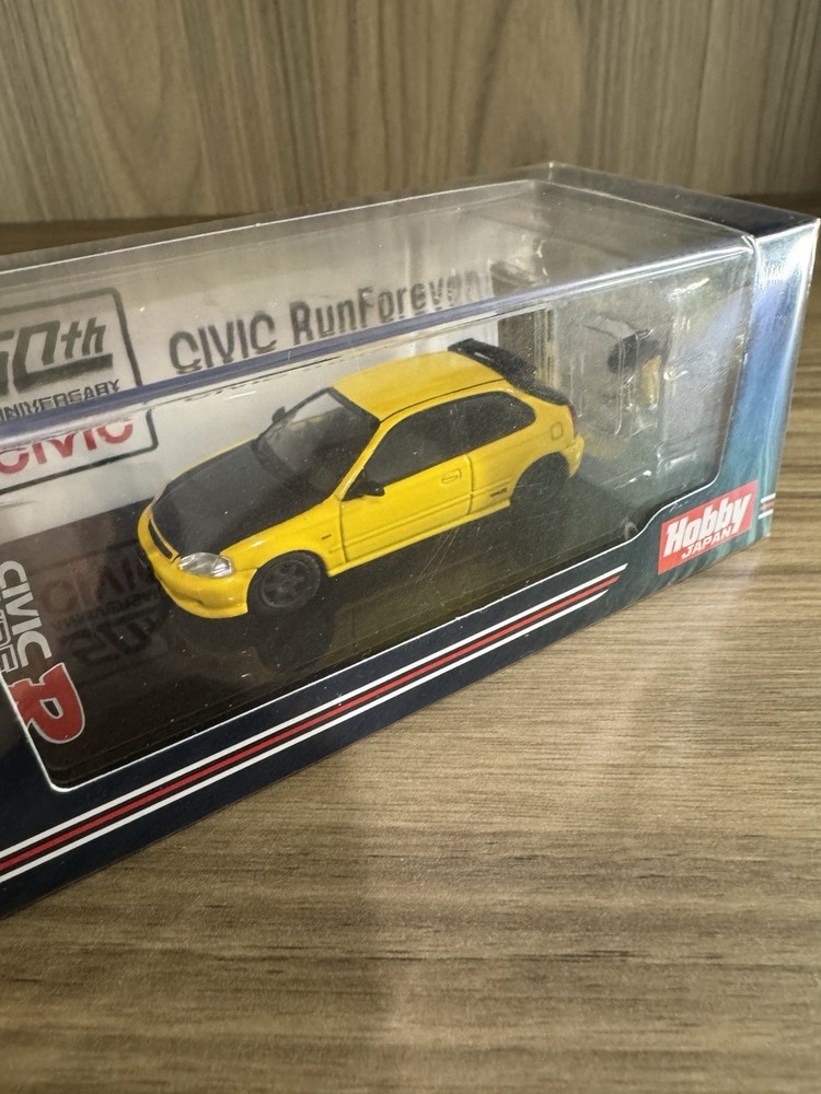 Hobby JAPAN 1:64 1997 Honda Civic Type R EK9 yellow with engine