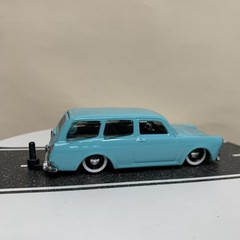 Maisto Design 66-69 1967 VW Volkswagen 1600 Squareback Wagon Light Blue 1:64 NM