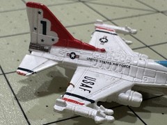 MICRO MACHINES MILITARY Aircraft General Dynamics F-16 Falcon Thunderbird (A62)