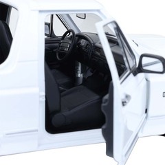 1993 Ford Bronco XLT – White Diecast 1:18 Scale Model – Greenlight 19086