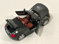 Maisto Audi TT Roadster Dark Gray Diecast Model Car SE 1:18 Scale
