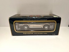 Toyota Land Cruiser 1992 Green 1/18 Scale Diecast Model Car