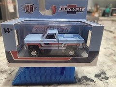 M2 Machines 1976 Chevy K-10 Spirit of 76 4×4 Truck WMTS24 1:64 Diecast