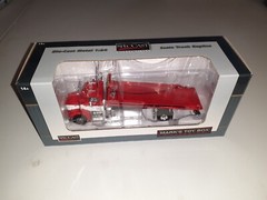 NIB 1/64 Custom Red Pete 385 Rollback Tow Truck SpecCast