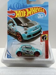 Hot Wheels 2018 HW Daredevils Fiat 500 2/5 O36
