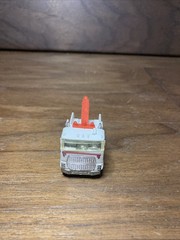 Hot Wheels 1981 Steve’s Towing Wrecker Semi Truck 1:64 Diecast White Malaysia