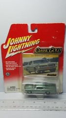 1/64 JOHNNY LIGHTNING CLASSIC GOLD 1967 PONTIAC GTO LIGHT GREEN