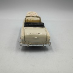 Welly No.9012 Off White 2 Door Convertible Diecast Toy Car