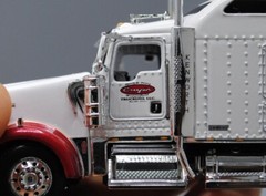 NEW DCP 68-1370 CREEPIN #3 KENWORTH W900L 86″ W/ RENEGADE
