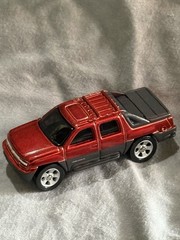 Maisto 2002 Chevrolet Chevy Avalanche Pickup Truck Dark Red/Gray Trim 1:64 NM