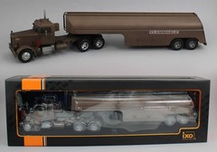 1:43 IXO Models *DUEL MOVIE* Rusty 1955 PETERBILT 281 w/Fuel Tanker *NIB*