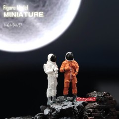 2pcs 1/43 Astronaut Male Doll Scene Miniatures Figure For Cars Vehicle Model Toy