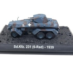 1:72 WWII Sd.Kfz. 231 (6-Rad) Armored Vehicle Model Diecast Military Collection