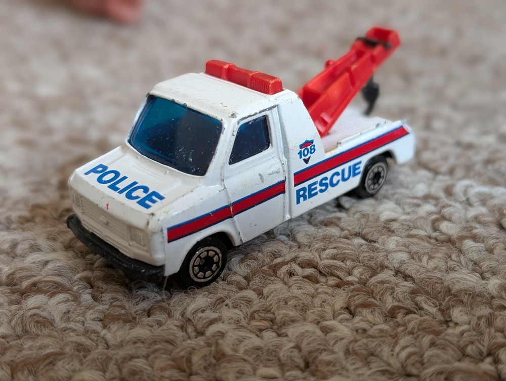 Corgi Juniors – Ford Transit Wrecker Tow Truck (Police – White) Unboxed