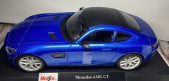Maisto Special 1:18 Scale Die Cast Car – Blue Mercedes-Benz AMG GT