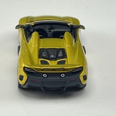 Minichamps 1/87 HO McLaren 675LT Spider 2016 Solis Yellow Metallic 870154434