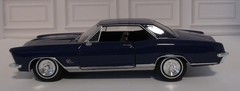 Diecast Purple 1965 Buick Riviera Gran Sport 1/24 Welly Pre-Owned