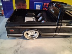 (( Black & VHTFT )) 1/24 jada Dub City 72 Chevy Cheyenne Pickup truck(Loose)