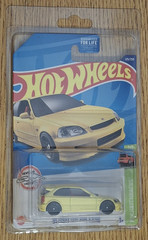 2022 Hot Wheels 1999 Honda Civic Type R (EK9) 125/250 HCT98 Yellow Protector