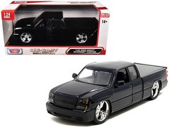 2006 Chevrolet Silverado Custom Pickup Truck Black “Die-Cast Collection” Series