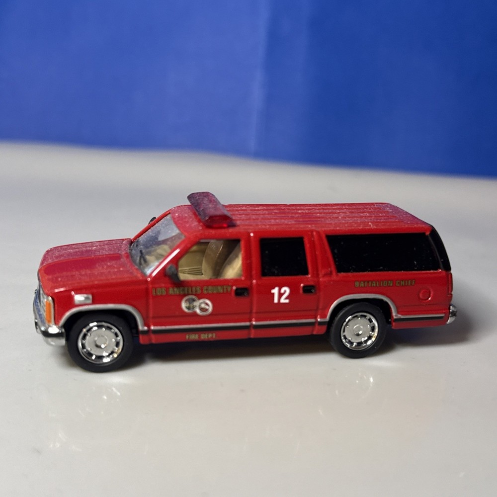 Code 3 1:64 GMC Suburban- Los Angeles County Fire Battalion 12 Chief