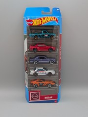 Hot Wheels Nissan 5-Pack Set (HLY73) 1:64