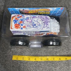 NIP Oversized Hot Wheels Monster Jam Trucks MILK MONSTER Delivery 1:24 Scale