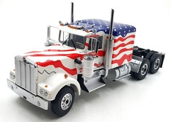 KK Scale Road Kings 1/18 Scale RK180125 – Kenworth W900 – Stars & Stripes