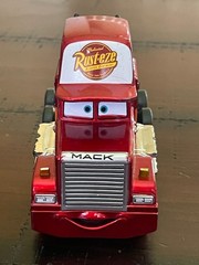 Disney Pixar Cars Runaway Racer Mack Hauler Metallic Disney Store Exclusive