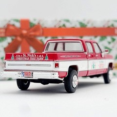 IXO Model Cars 1976 GMC Sierra Grande K2500 Wideside St. Nick’s Tree Farm