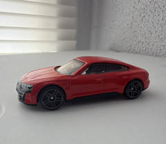 Hot Wheels 1:64 2024 Audi RS e-tron GT Diecast Car Red/Black