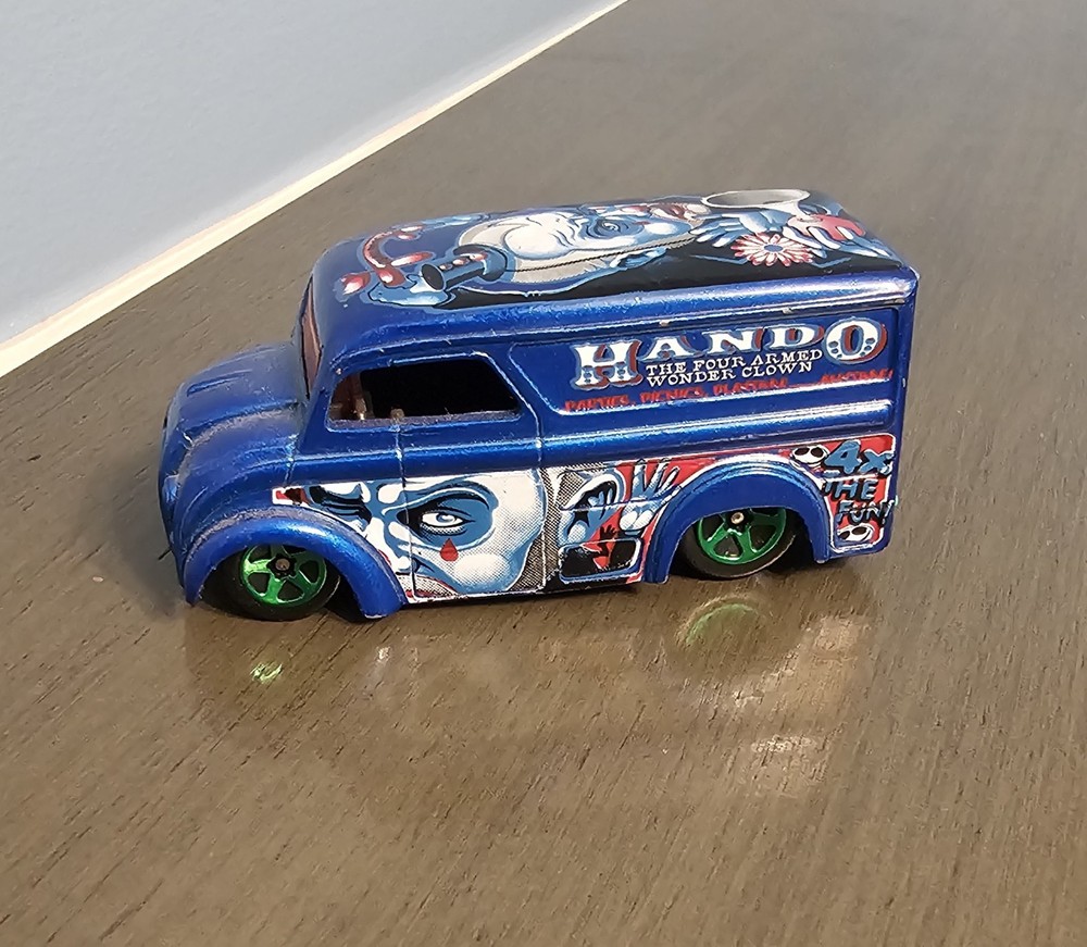1997 Hando Crazed Clowns Dairy Delivery Truck Hot Wheels Blue Diecast