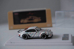 Rhino Model 1:64 Porsche 911 Singer Art Edition Diecast Car White Multi-Colour
