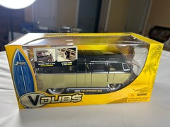 1962 VOLKSWAGEN BUS TWO TONE JADA TOYS VDUBS 1:24 SCALE DIE CAST NIB