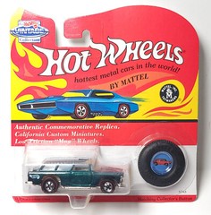 Hot Wheels Redline Vintage Collection ’55 Chevy Nomad metallic green
