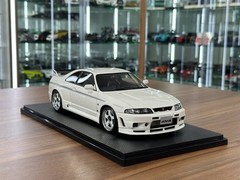 Nissan Skyline GT-R R33 Nismo 400R Ignition Model White [1/18 Resin]