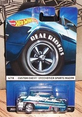 CHEVY CORVAIR GREENBRIER SPORTS WAGON – 2015 Hot Wheels Heritage Real Riders