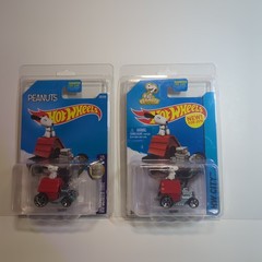 Hot Wheels Snoopy 2013 + 2014 With Protectors