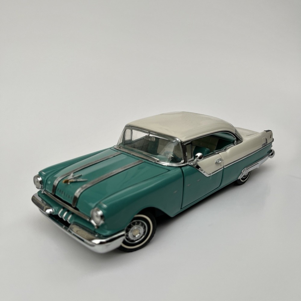 Franklin Mint 1955 Pontiac Star Chief White/Green 1:24 Scale Diecast Replica