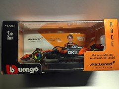 Burago McLaren MCL39 Australian GP 2025 Formula 1 Team 1:43 Scale Oscar Piastri