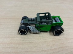 2009 Hot Wheels Larry’s Garage Bone Shaker Chase Toys R Us Exclusive NM Loose
