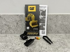 Diecast Masters – CAT M318 Wheeled Excavator – 85956 – 1:50 Scale – Mint/New