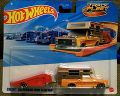 Hot Wheels Track Fleet NEW 2026 Chevy Silverado Driftcation