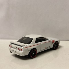 1989-1994 Nissan Skyline GTR R32 Collectible 1/64 Scale Diecast Diorama Model