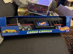 Hot Wheels Cargo Carrier Red Transport Truck & Carry Case Mattel 1996 NIB